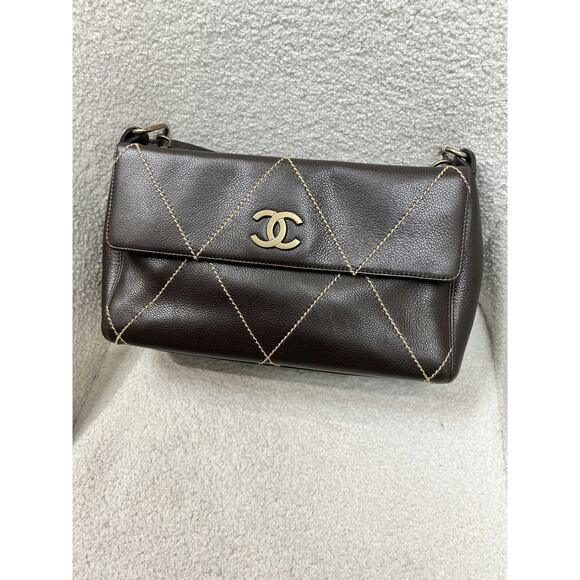 Chanel Brown Calfskin Diamond Stitch Flap Bag - Excellent Condition with Dustbag - Picture 1 of 3
